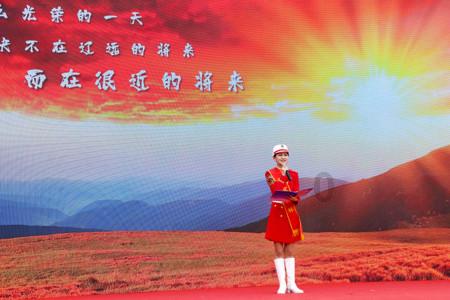 请问这个是哪部动漫里的人物？游戏画面
